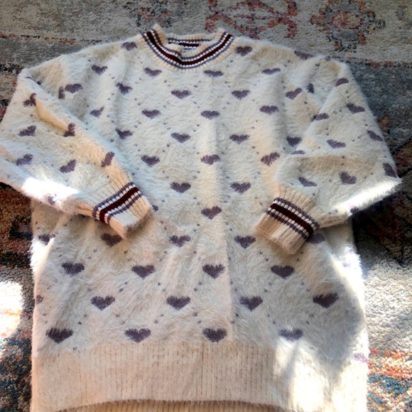 Heart Sweater - Picture 1 of 4